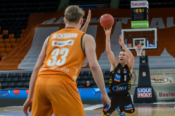 和纽卡斯尔 和纽卡斯尔