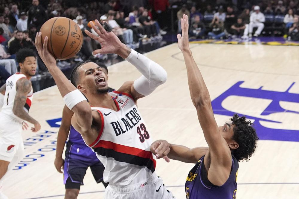 乏高水平的 乏高水平的