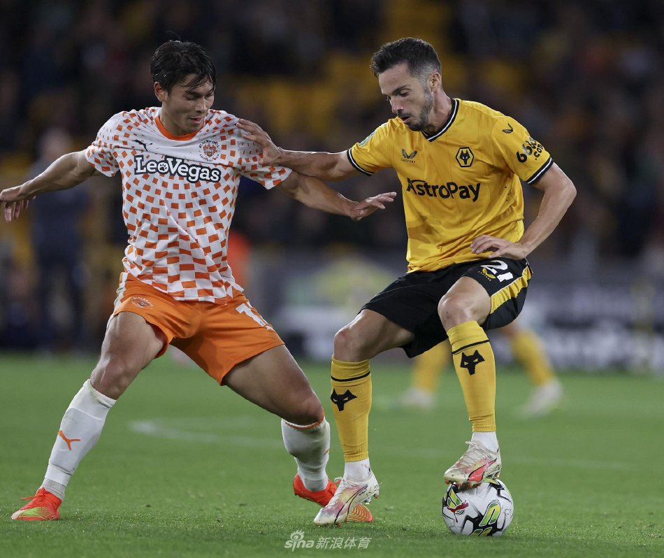 赛舞台上保 赛舞台上保