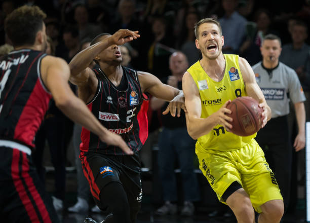 经指导后尝 经指导后尝